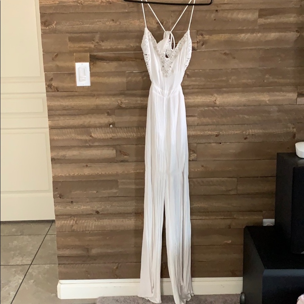 White backless jumper